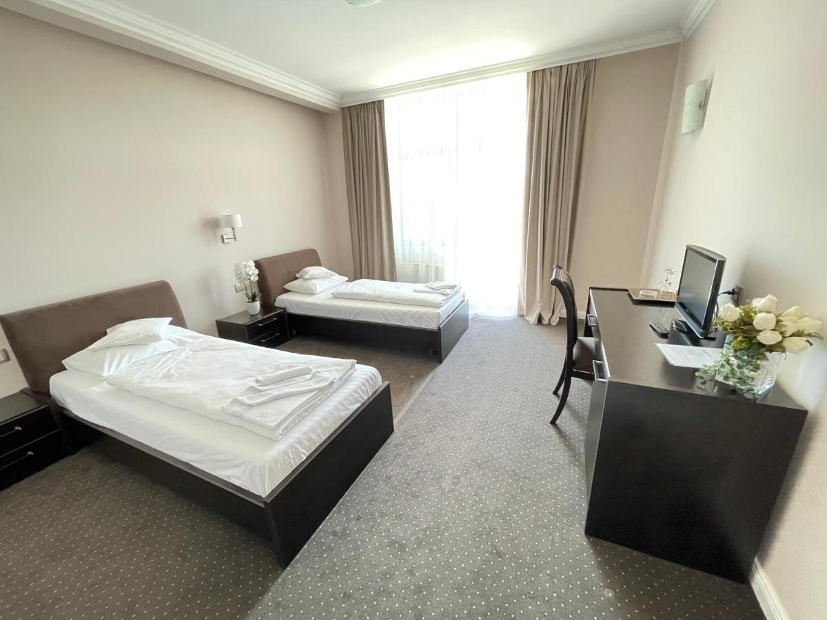 Hotel Opal Zalău Extérieur photo