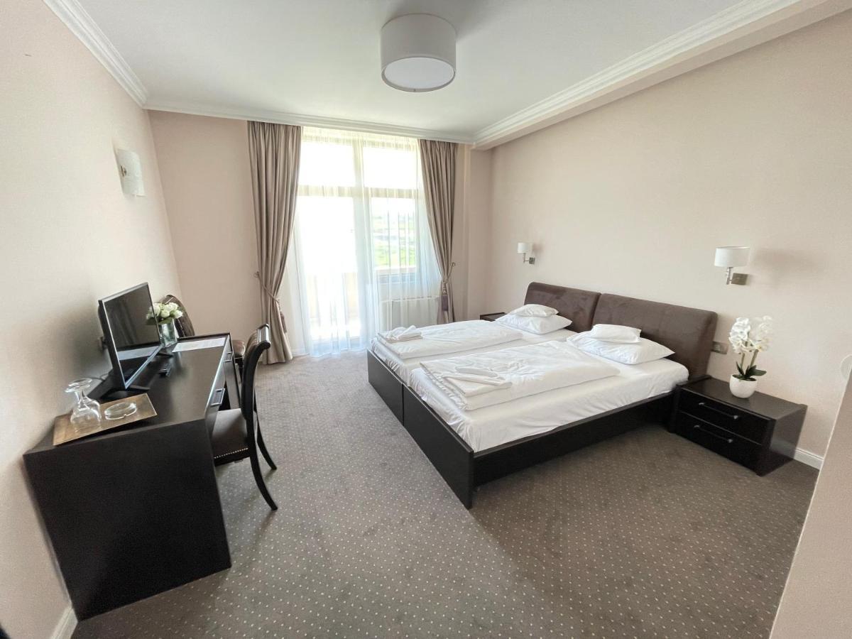 Hotel Opal Zalău Extérieur photo